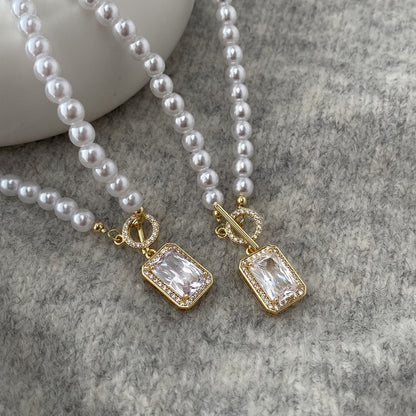 Superflash Zircon Pendant Pearl Buckle Necklace