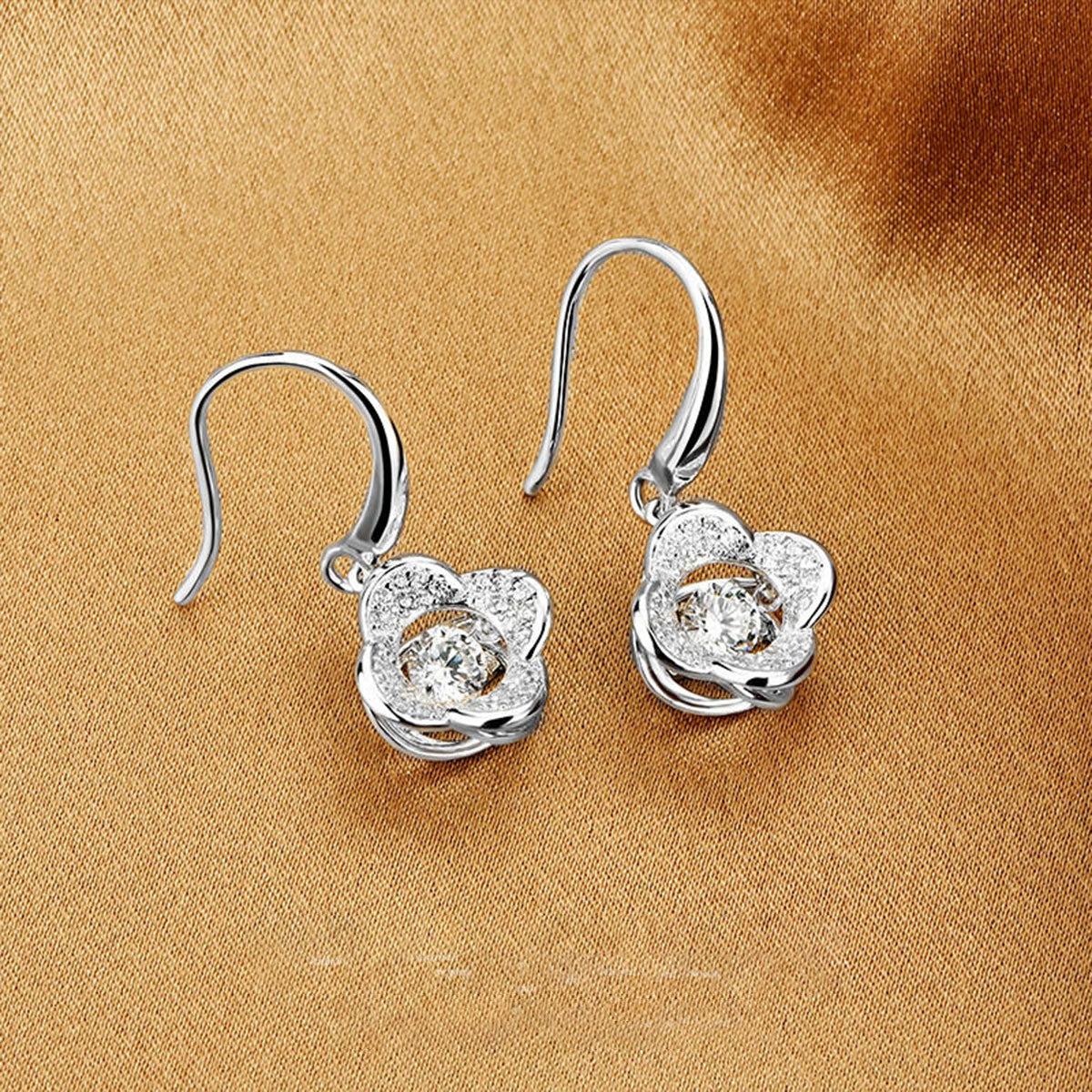 White Gold 4 Leaf Clover Shape Beating Shinny Dangle Earrings