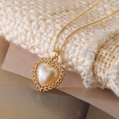 Unique Design Heart Pendant Necklace