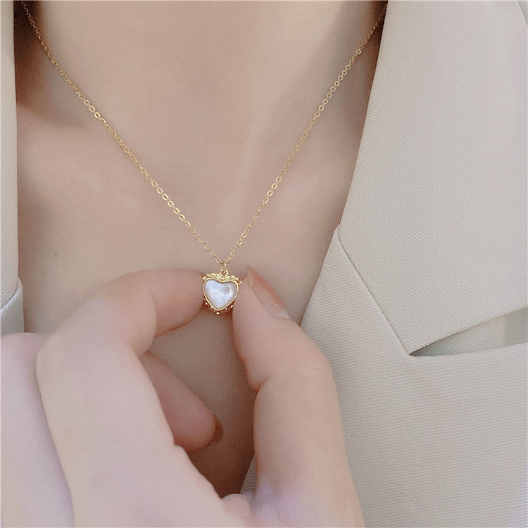 Golden Heart Halo Crystal Pendant Retro Necklace