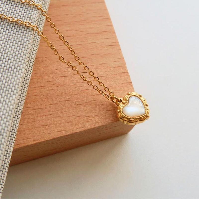 Golden Heart Halo Crystal Pendant Retro Necklace