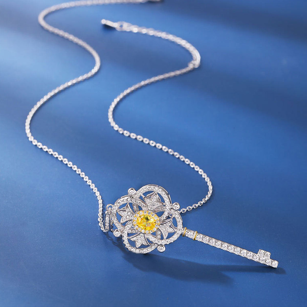 White Gold Yellow Sapphire Four-leaf Clover Key Shape Pendant