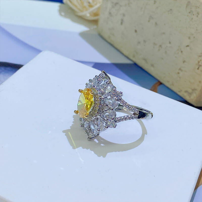 New High-end Luxury Carat Big Pigeon Egg Inlaid Synthetic Asscher Yellow Diamond Colored Gemstone Ring