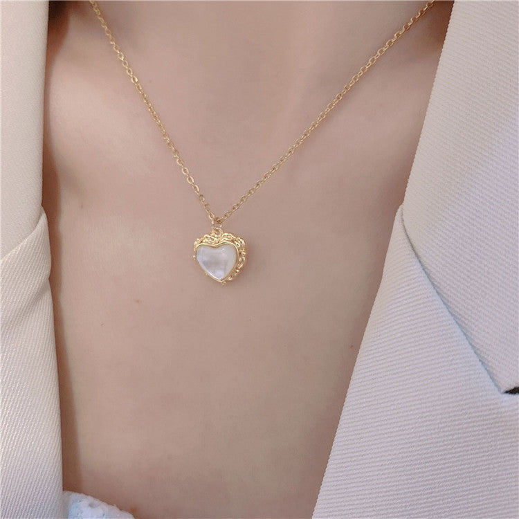 Golden Heart Halo Crystal Pendant Retro Necklace