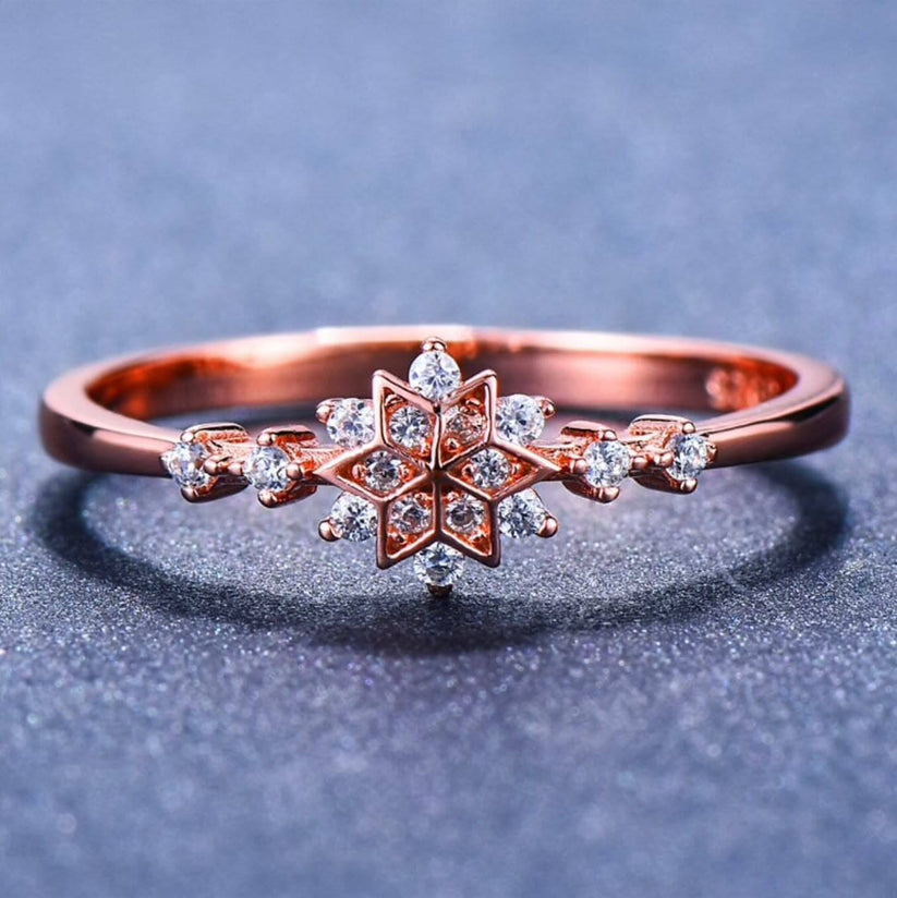 Creative Snowflake Zircon Ring