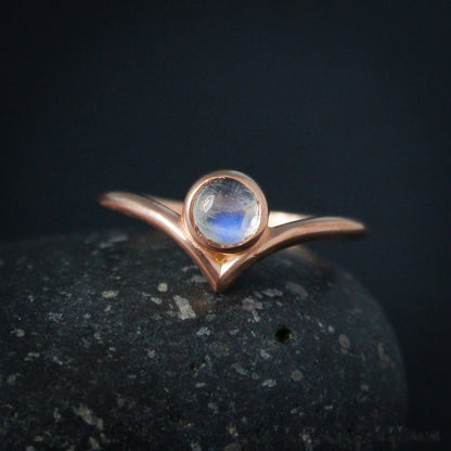 Minimalism Rose Gold Round Cut Moonstone Ring