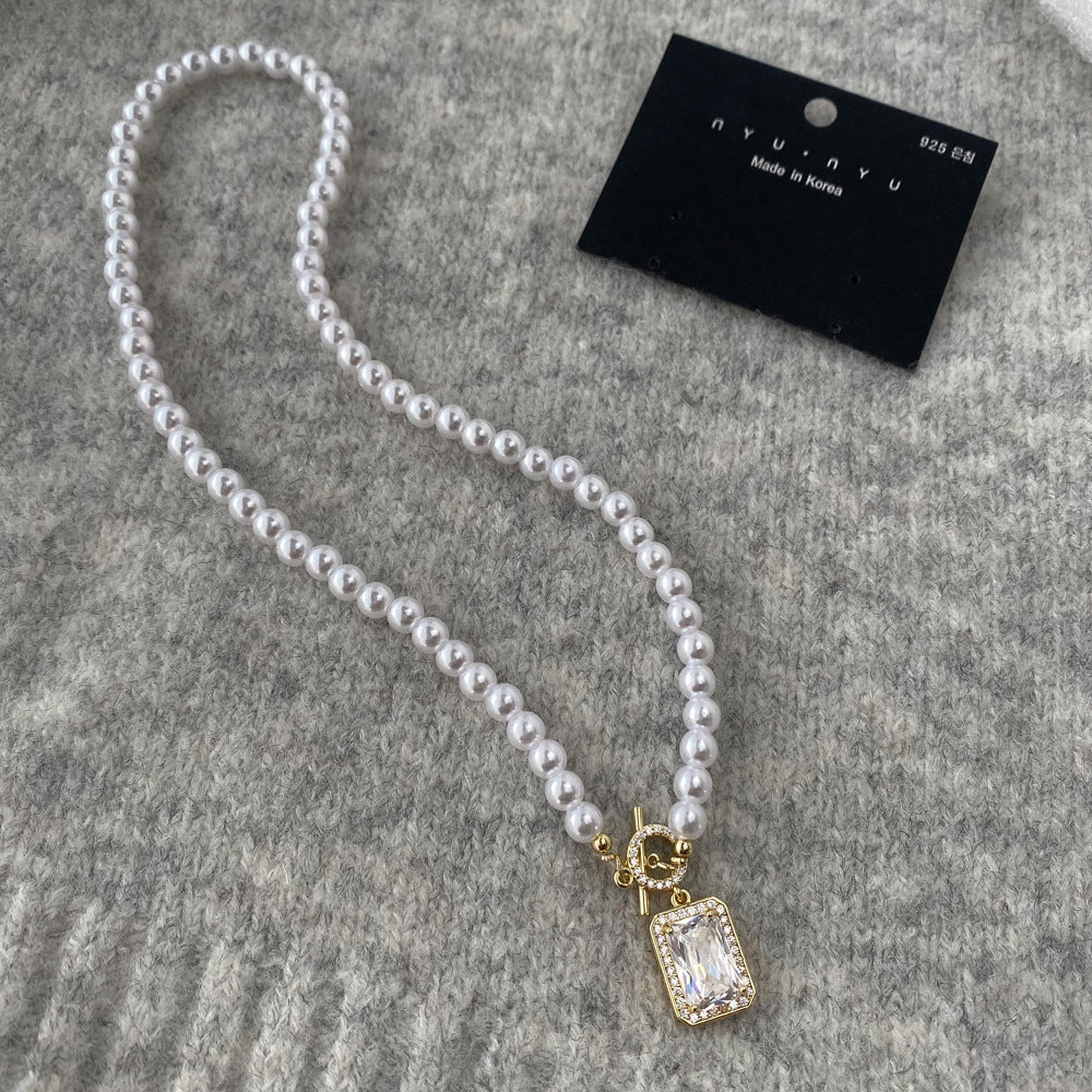 Superflash Zircon Pendant Pearl Buckle Necklace