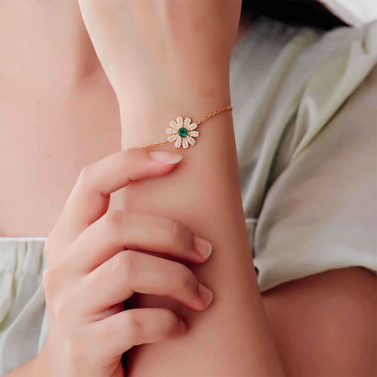 Gold Full Stones Emerald Gem Flower Shape Bracelet